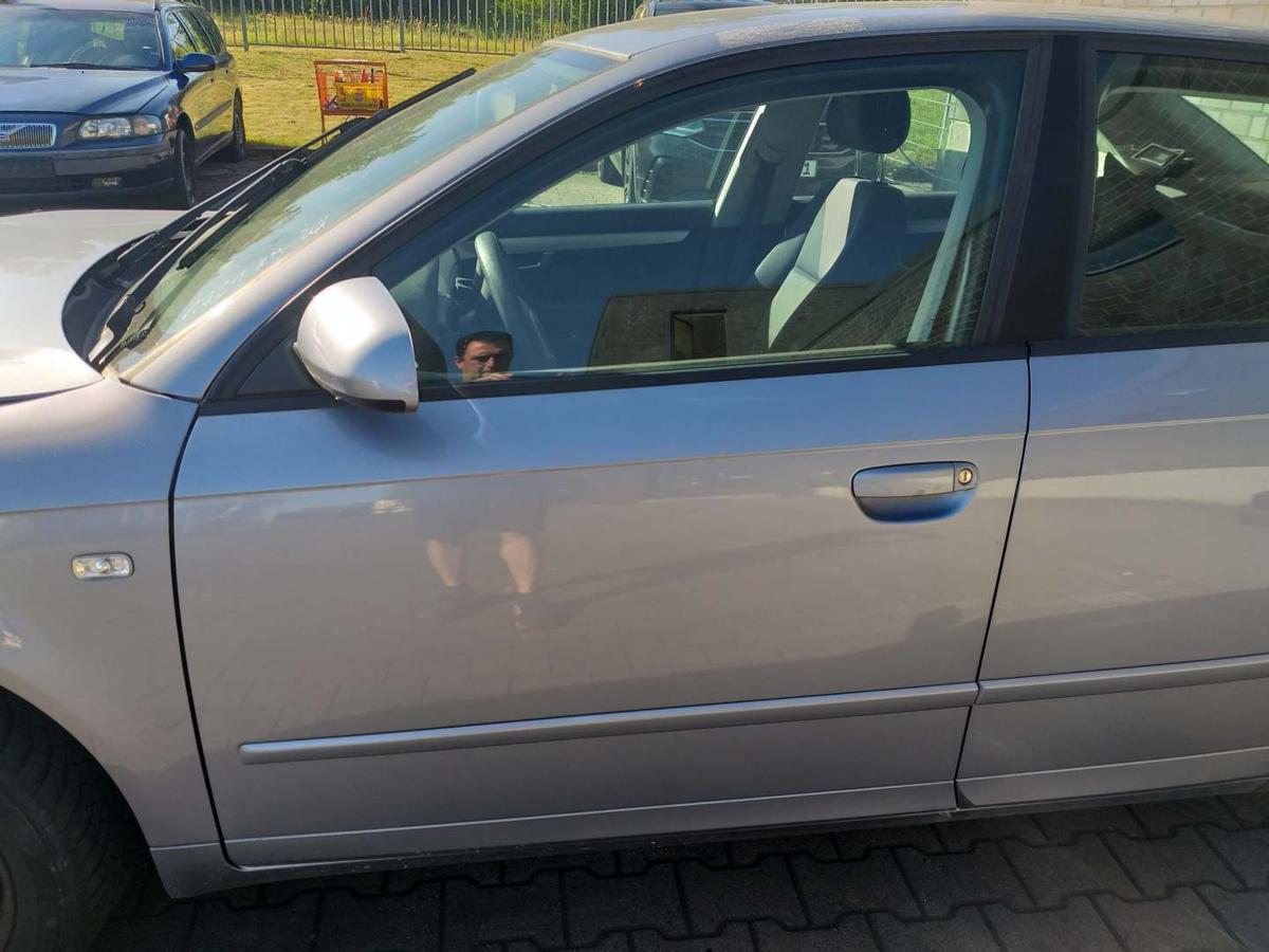 Audi A4 8E B7 original Tür vorn links LY7H Akoyasilbermet. Bj.2005